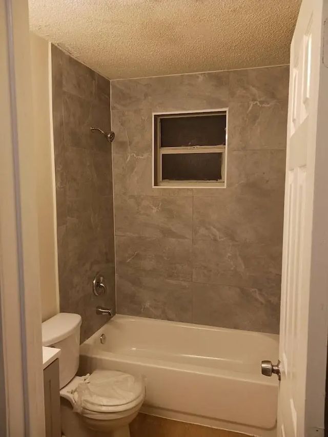 4 of 8 - 708 Nw 6th Street, Hallandale Beach, FL