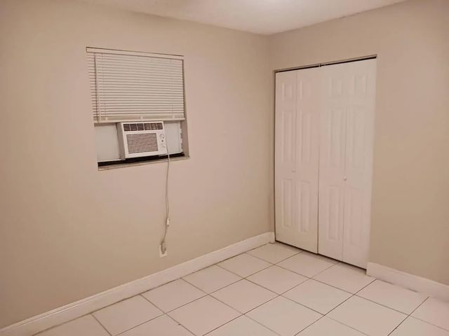 5 of 8 - 708 Nw 6th Street, Hallandale Beach, FL