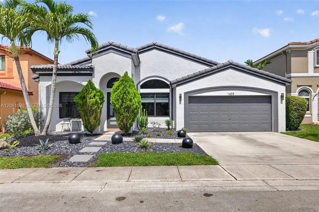 1603 E Harmony Lake Circle, Davie
