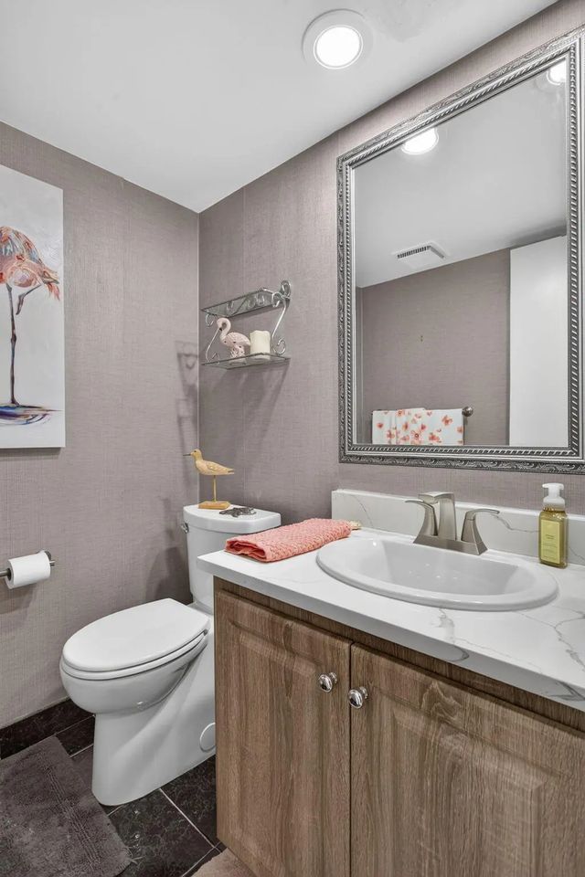 4 of 47 - 806 Cypress Grove Lane #304, Pompano Beach, FL