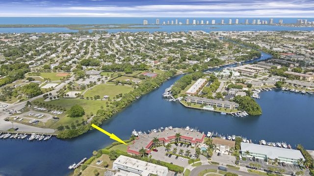4 of 48 - 711 Hummingbird Way #201, North Palm Beach, FL