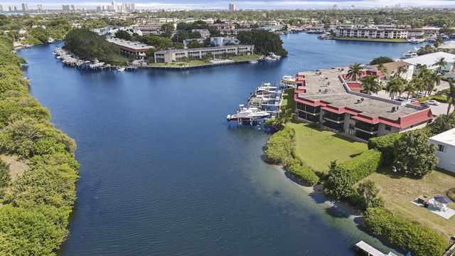 5 of 48 - 711 Hummingbird Way #201, North Palm Beach, FL