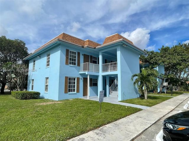 2 of 13 - 4951 Wedgewood Way #6, West Palm Beach, FL
