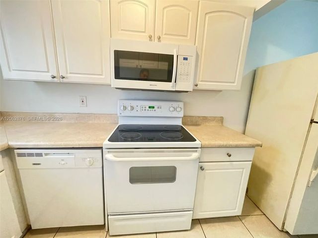 5 of 13 - 4951 Wedgewood Way #6, West Palm Beach, FL