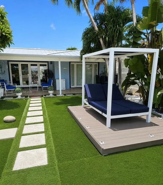 4 of 9 - 160 10th Street, Key Colony Beach, FL