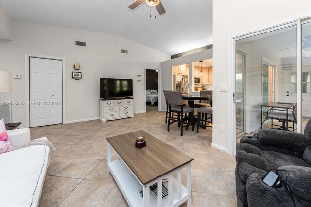 3 of 25 - 715 Se 22nd Lane, Homestead, FL