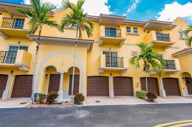 3 of 56 - 2516 Sw 14th Avenue #403, Fort Lauderdale, FL