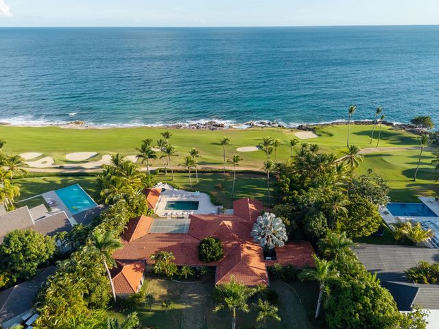 3 Costa Verde, 