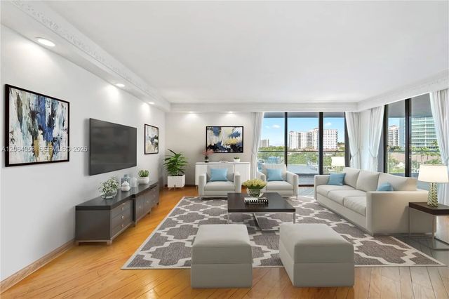 19707 Turnberry Way #6k, Aventura