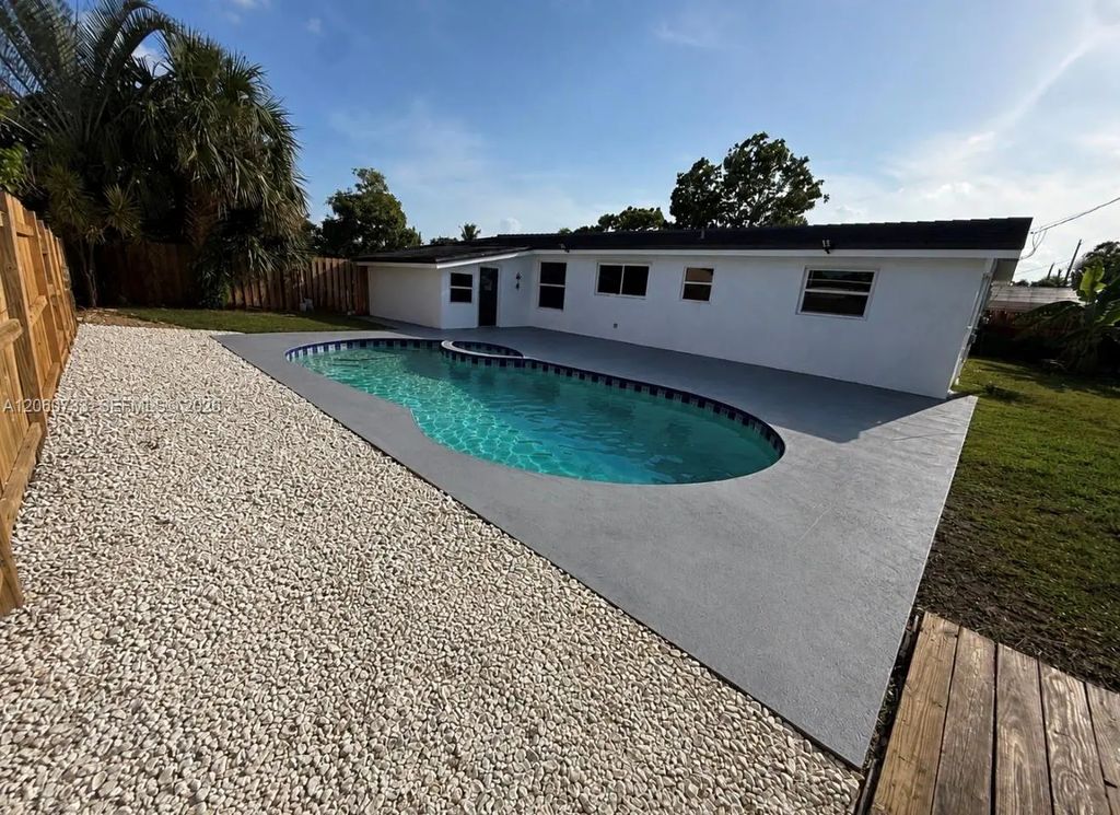 7161 Sw 13th Street, Pembroke Pines