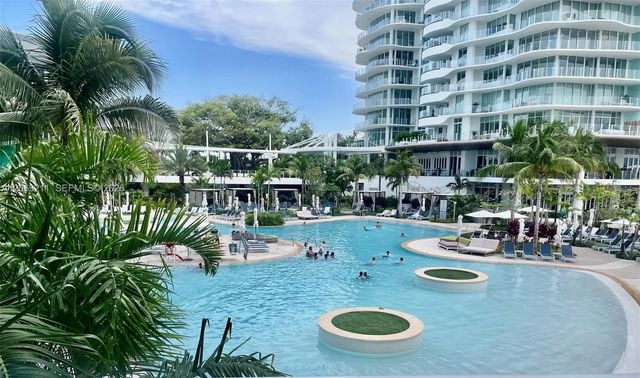 2 of 26 - 2321 Se 17th Street #302, Fort Lauderdale, FL