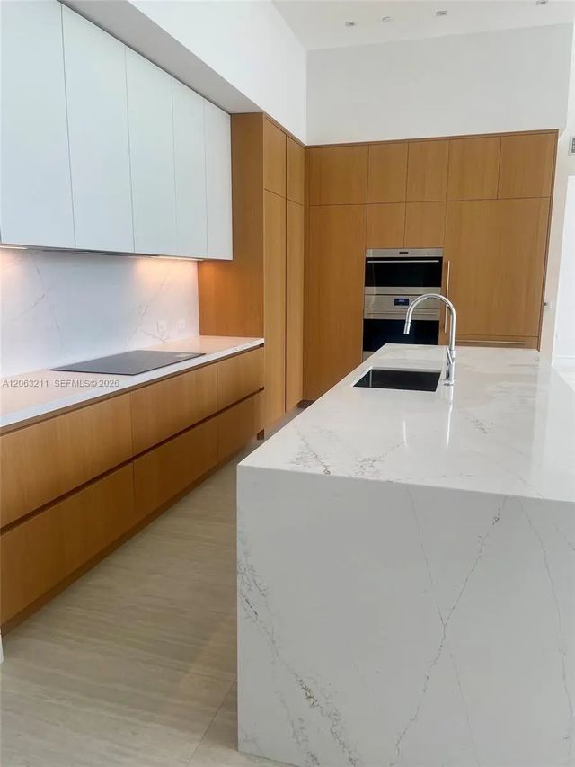 3 of 26 - 2321 Se 17th Street #302, Fort Lauderdale, FL
