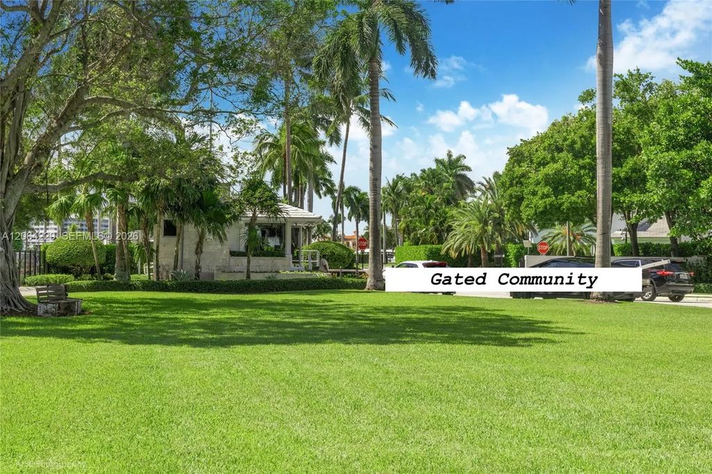 52 Camden Drive, Bal Harbour