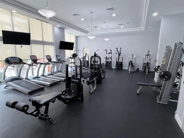 4 of 15 - 18800 Ne 29th Avenue #323, Aventura, FL