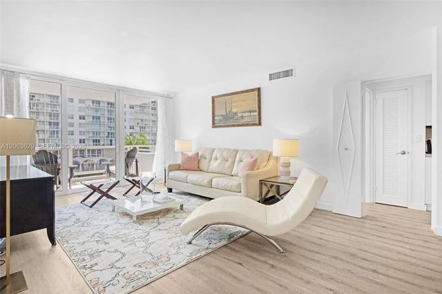 5 of 57 - 5700 Collins Avenue #4c, Miami Beach, FL