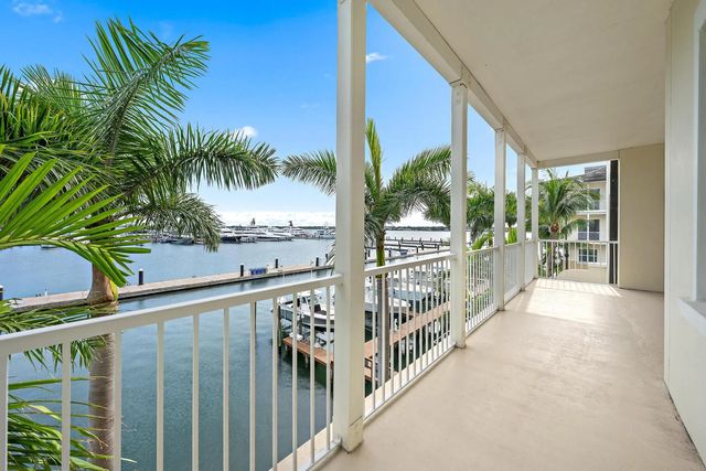 2 of 36 - 3920 N Flagler Drive #301, West Palm Beach, FL