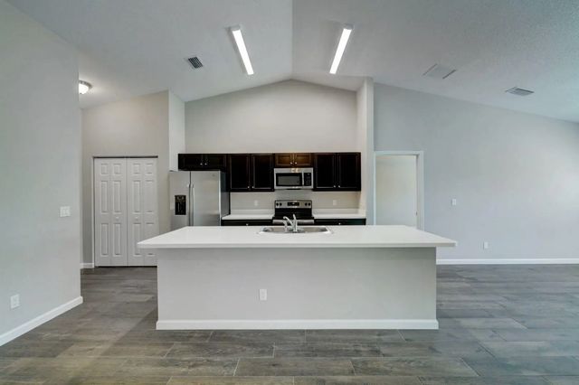 3 of 34 - 1913 Sw Swift Avenue, Port St. Lucie, FL