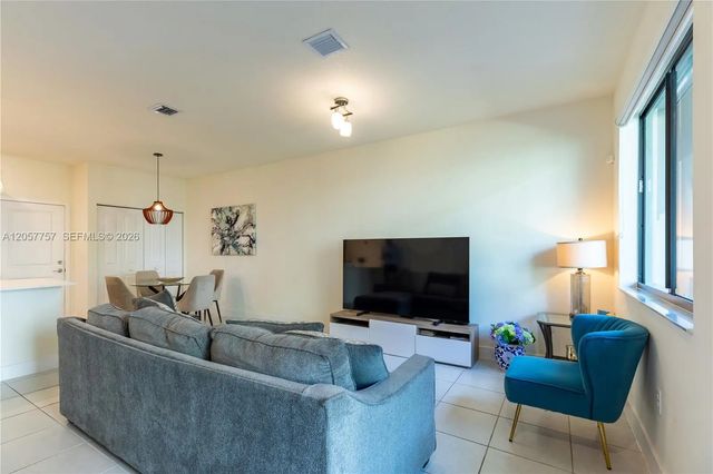 3 of 49 - 4623 Nw 83rd Parkway, Doral, FL