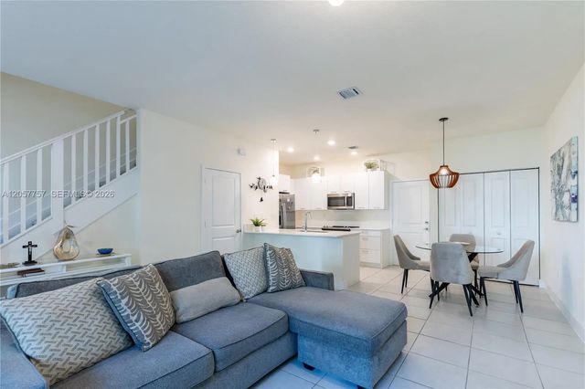 4 of 49 - 4623 Nw 83rd Parkway, Doral, FL