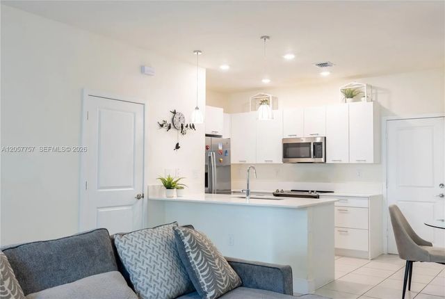 5 of 49 - 4623 Nw 83rd Parkway, Doral, FL