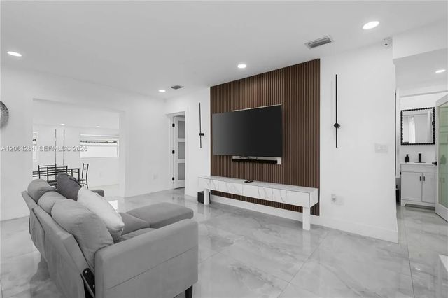 3 of 34 - 315 Nw 106th Street, Miami, FL