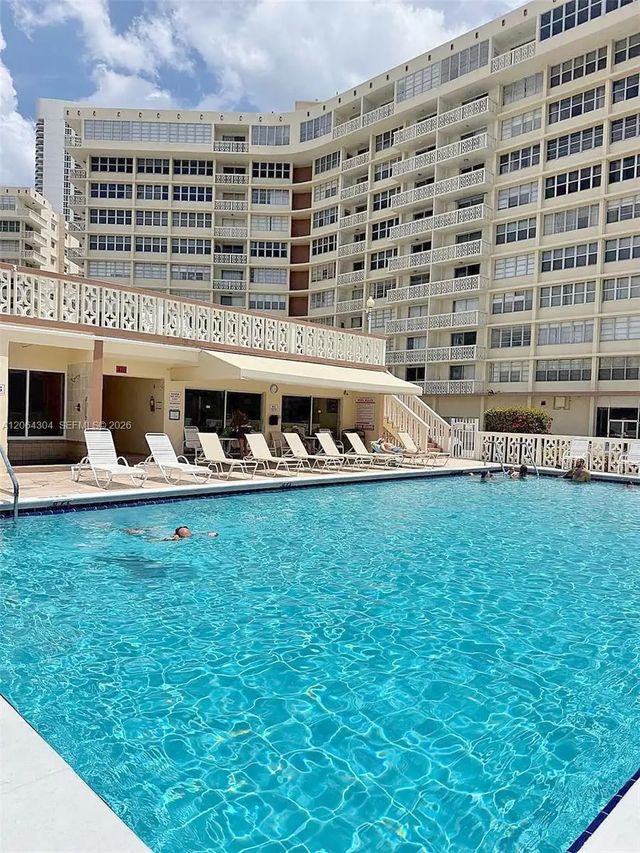 1817 S Ocean Drive #824, Hallandale Beach