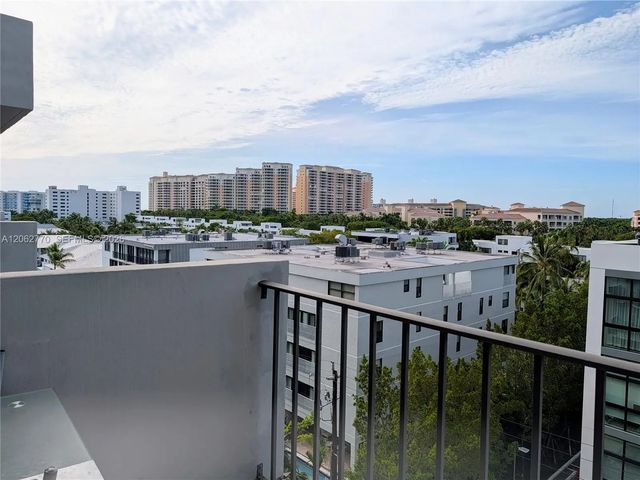 3 of 19 - 575 Crandon Boulevard #706, Key Biscayne, FL