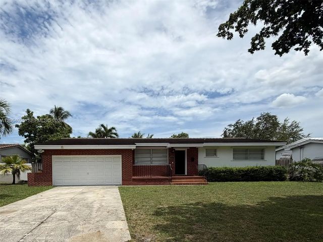 2 of 23 - 801 Albatross Street, Miami Springs, FL