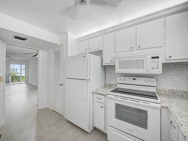 4 of 19 - 3 Westwood Avenue #101e, Tequesta, FL