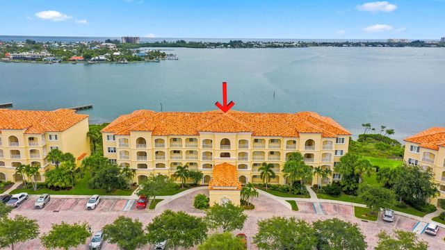 21 Harbour Isle Drive W #302, Fort Pierce