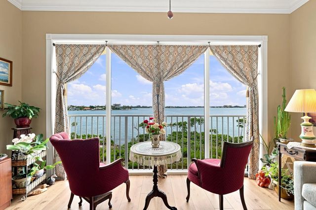 4 of 36 - 21 Harbour Isle Drive W #302, Fort Pierce, FL