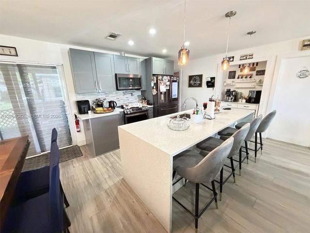 1250 Nw 46th Street, Deerfield Beach