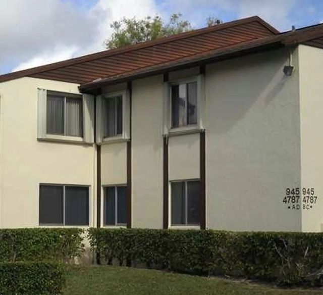 4787 Sable Pine Circle #d2, West Palm Beach
