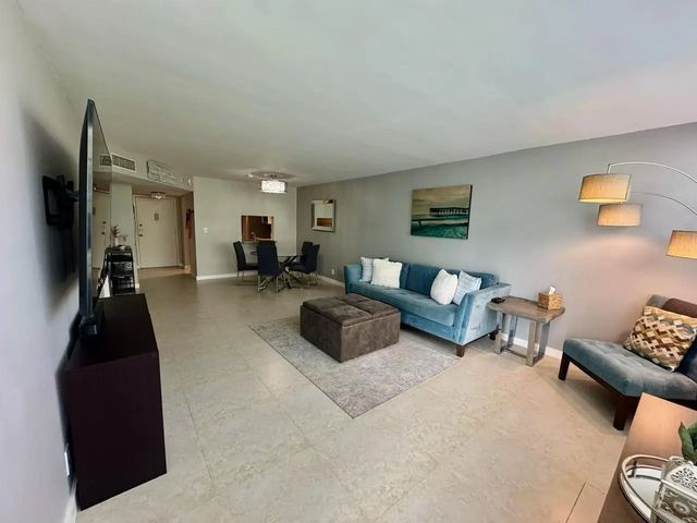 4 of 14 - 1160 N Federal Highway #315, Fort Lauderdale, FL