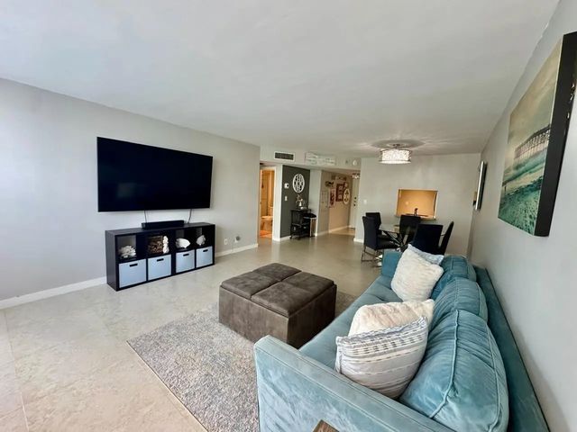 5 of 14 - 1160 N Federal Highway #315, Fort Lauderdale, FL