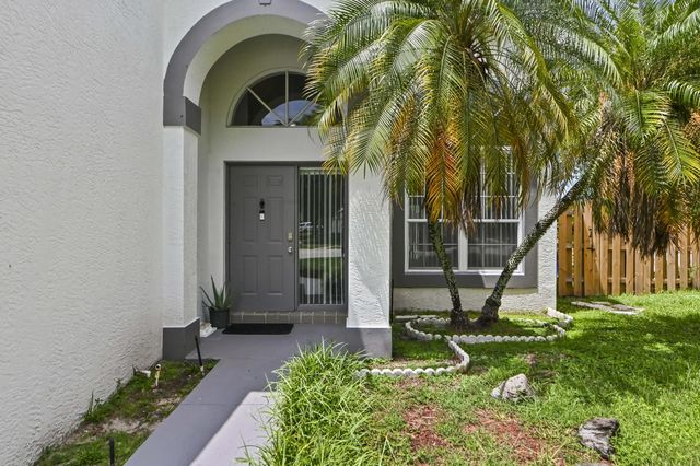 3 of 34 - 7581 Bristol Bay Lane, Lake Worth, FL