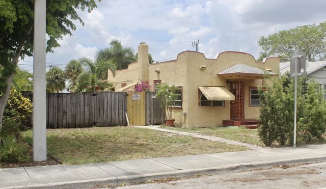 4 of 24 - 519 N J Street #1, Lake Worth Beach, FL