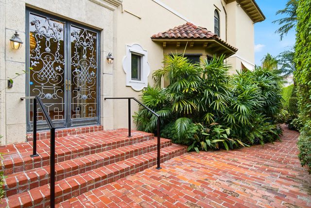 245 Brazilian Avenue, Palm Beach