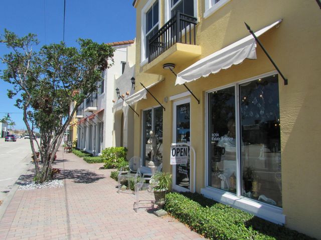 2 of 3 - 3606 S Dixie Highway #130, West Palm Beach, FL