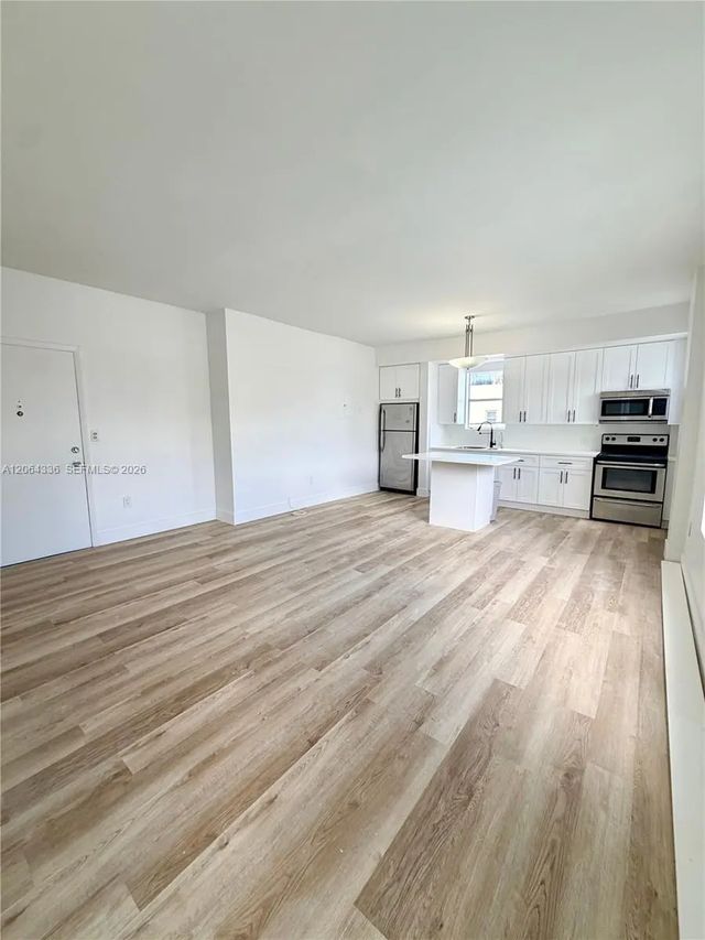 4 of 18 - 737 Jefferson Avenue #204, Miami Beach, FL