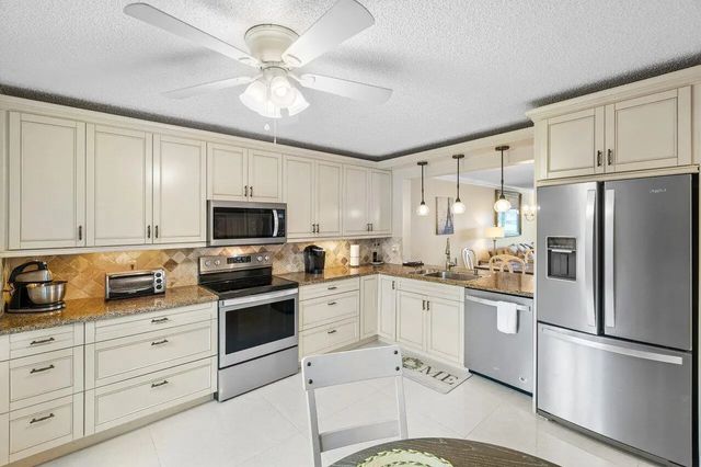 3 of 31 - 5771 Fairway Park Court #103, Boynton Beach, FL