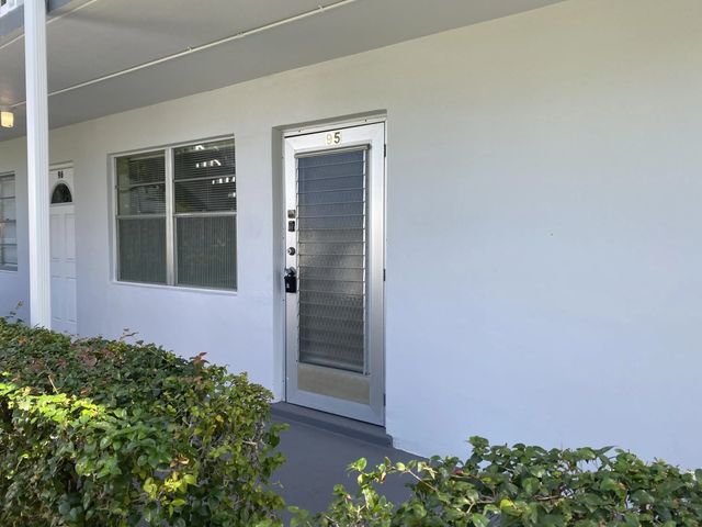 3 of 40 - 95 Cambridge E #95, West Palm Beach, FL