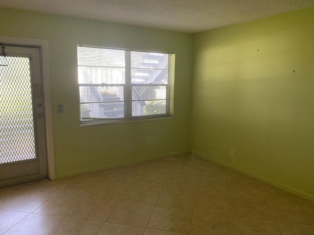 4 of 40 - 95 Cambridge E #95, West Palm Beach, FL