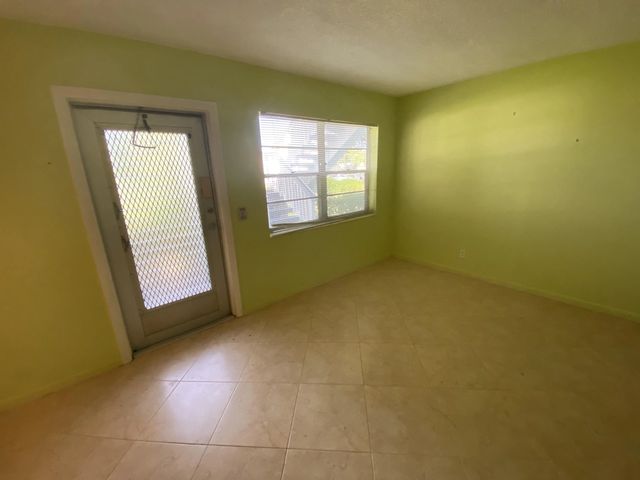 5 of 40 - 95 Cambridge E #95, West Palm Beach, FL
