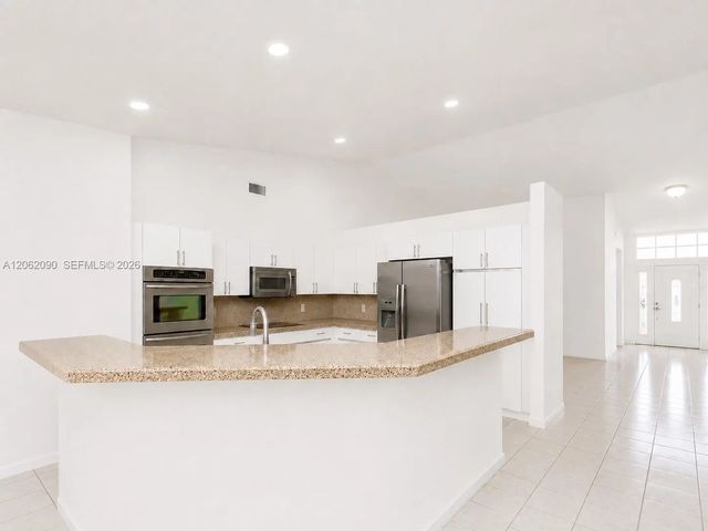 5 of 13 - 19334 Nw 12th Street, Pembroke Pines, FL