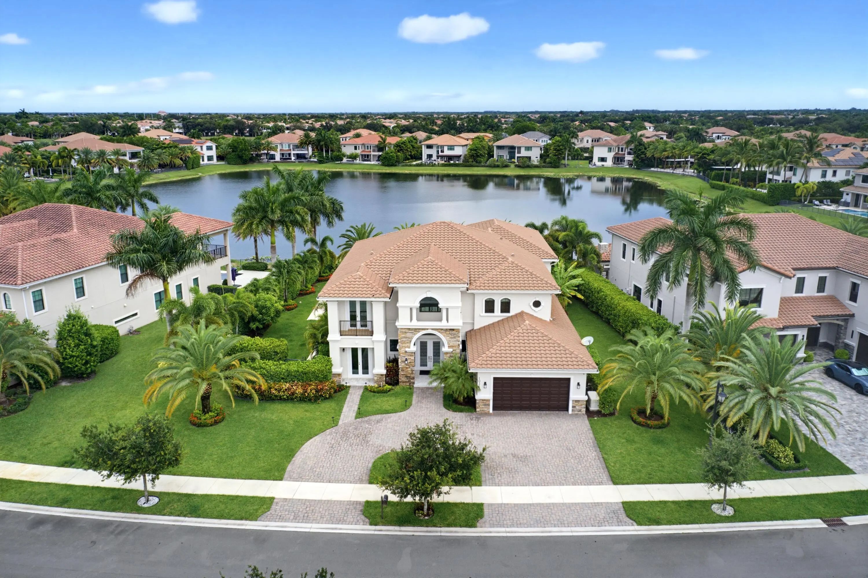 10363 S Barnsley Drive, Parkland