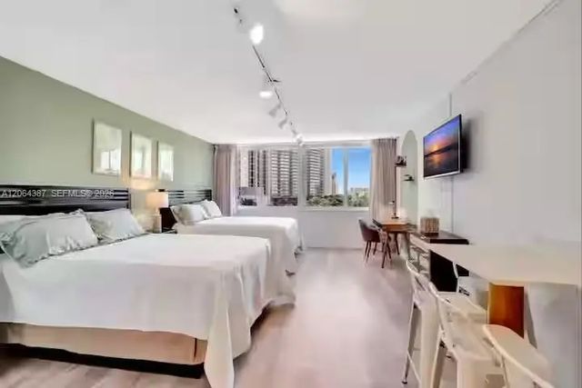 5 of 18 - 19201 Collins Avenue #540, Sunny Isles Beach, FL