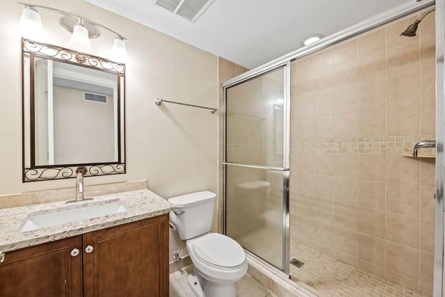 4 of 30 - 708 Se 15th Street #3, Fort Lauderdale, FL