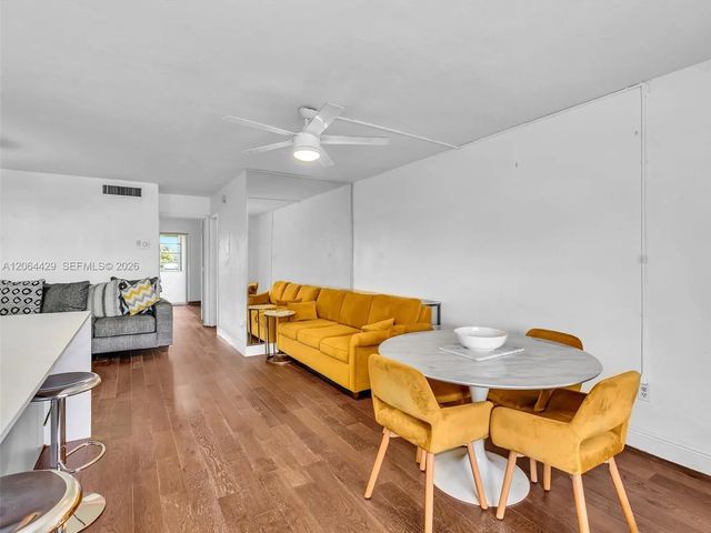 5 of 25 - 15 Nw 204th Street #30, Miami Gardens, FL