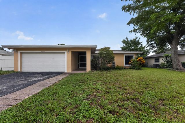 2 of 34 - 8208 Nw 75th Avenue, Tamarac, FL